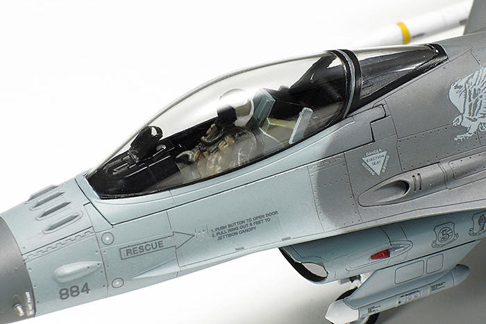 1/72 F16 CJ Fighting Falcon w/Full Equipment - Hobby Sense