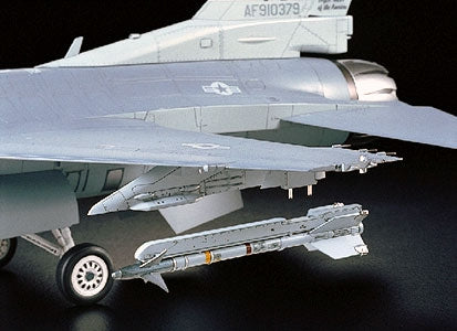 1/32 Lockheed Martin F16CJ Block 50 Fighting Falcon - Hobby Sense