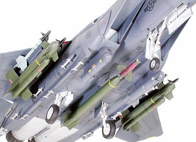 航空機・ヘリコプター Boeing F-15E Strike Eagle 1/32 1/32 Boeing F15E Strike Eagle w/Bunker Buster - Hobby Sense