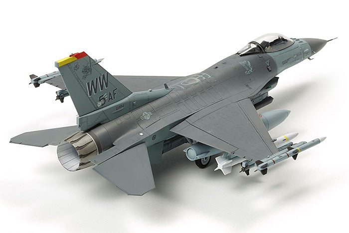 1/72 F16 CJ Fighting Falcon w/Full Equipment - Hobby Sense