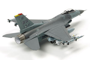 1/72 F16 CJ Fighting Falcon w/Full Equipment - Hobby Sense