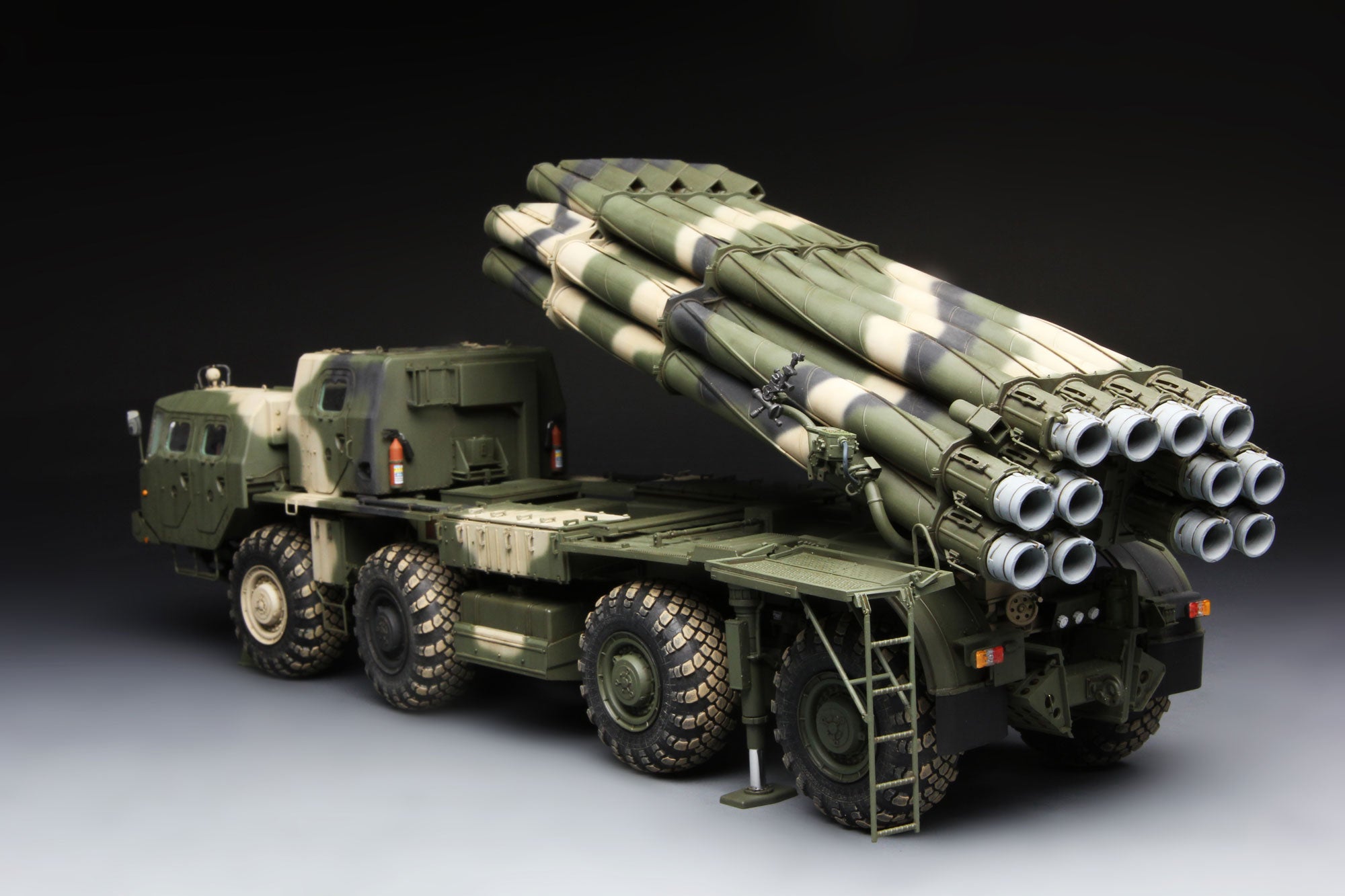 1/35 9A52-2 Smerch Russian Long-Range Rocket Launcher - Hobby Sense
