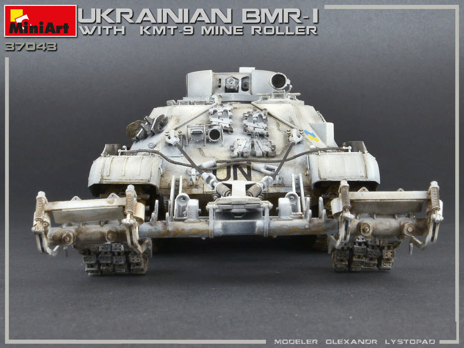 1/35 Ukrainian BMR1 with KMT-9 - Hobby Sense