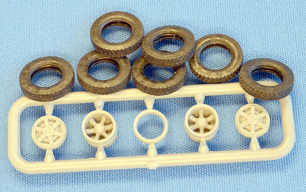 AHN French 3,5t truck medical van - Hobby Sense